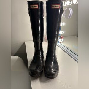Woman’s Hunter boots size 9